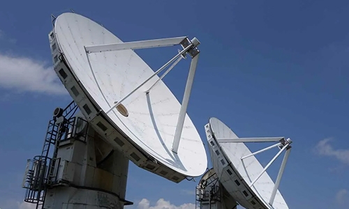 3 phase automatic voltage stabilizer for communication circuits